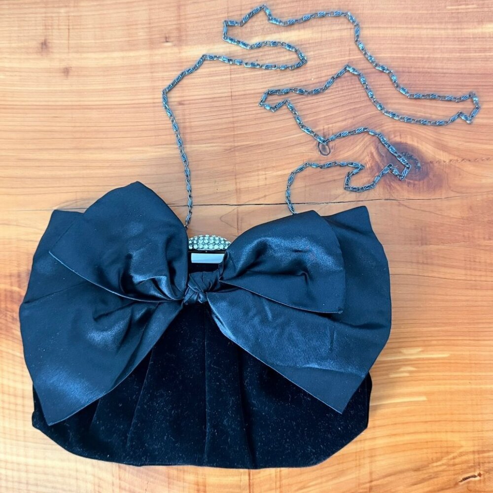 Neiman Marcus Black Velvet/Satin Bow Chain Strap Clutch Evening Women's Bag